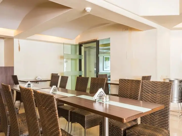 Мумбаи: OYO Premium Mumbai International Airport 3