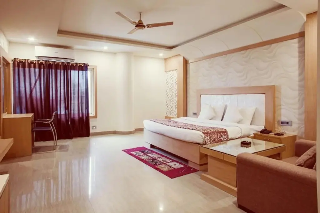 Наинитал: GenX Sundaram Haldwani
