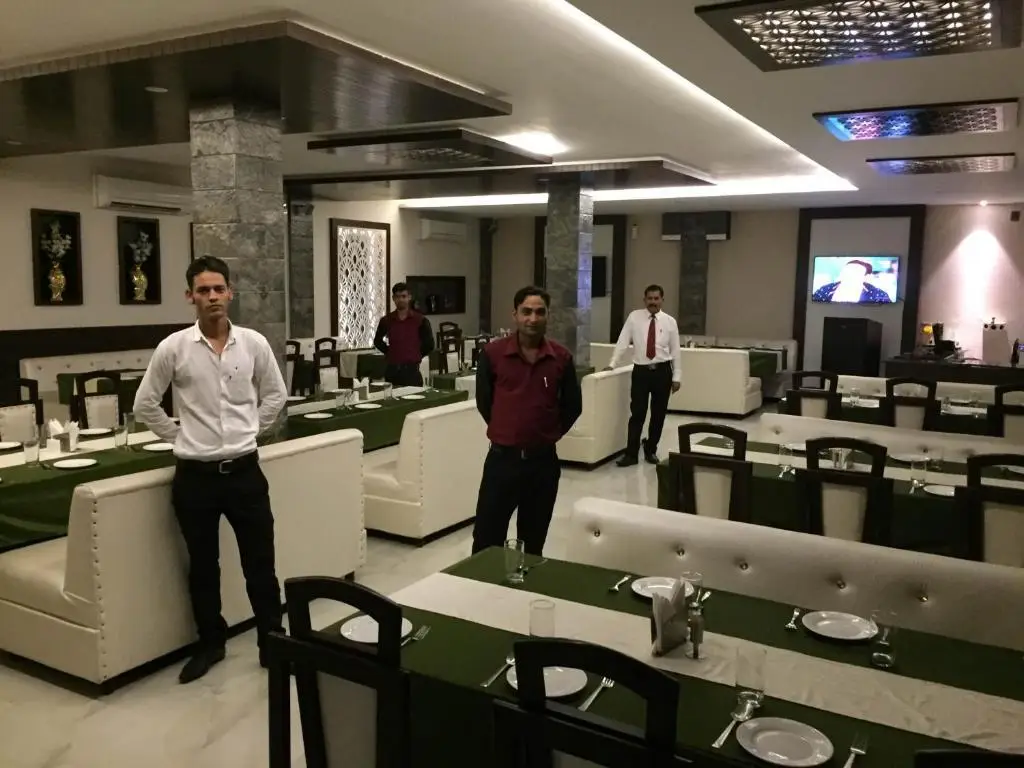 Хошиарпур: Hotel Royal Plaaza