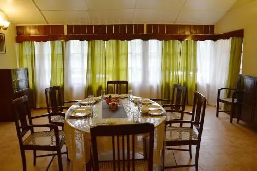 Джалпайгури: Nya Sylee Director's Bungalow