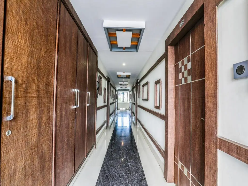 Висакхапатнам: OYO 16930 Madhura Inn