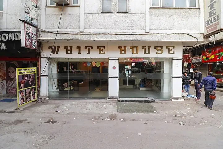 Нью-Дели: White House Tourist Lodge