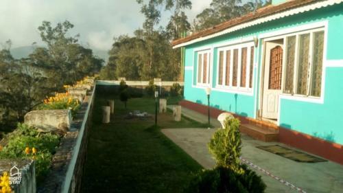 Ути: Strawberry Cottage