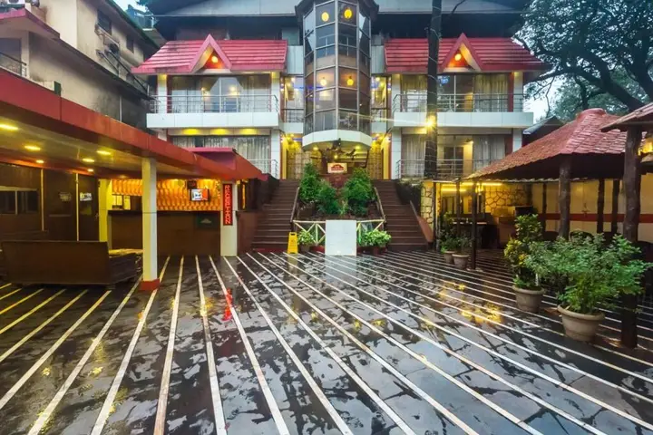 Матеран: Hotel Kumar Plaza