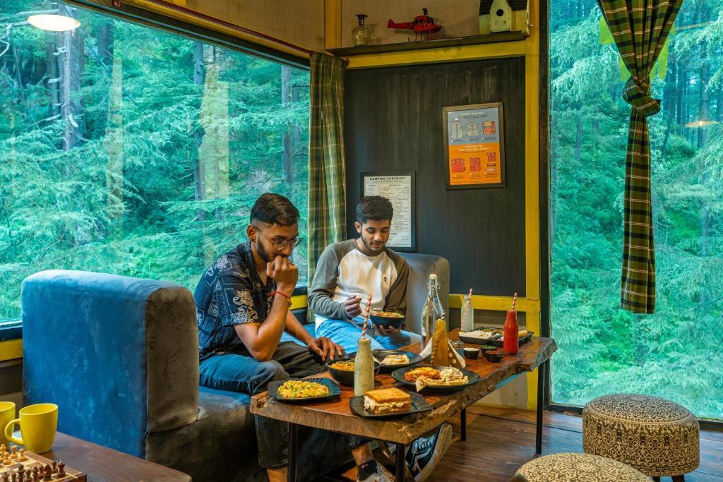 Касоль: The Hosteller Kasol