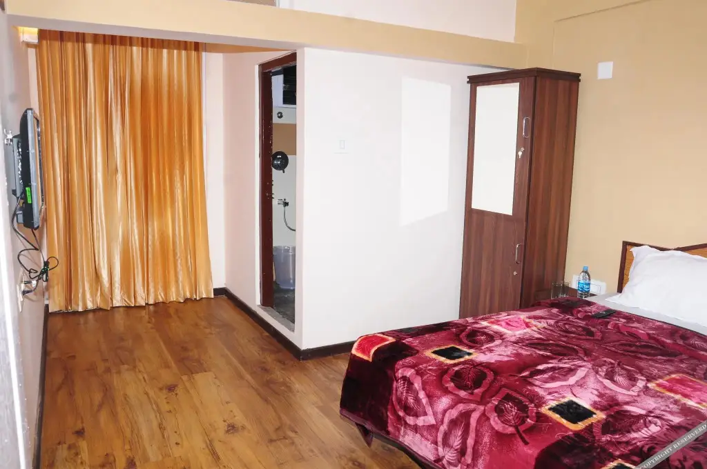 Ути: Hotel Zion International