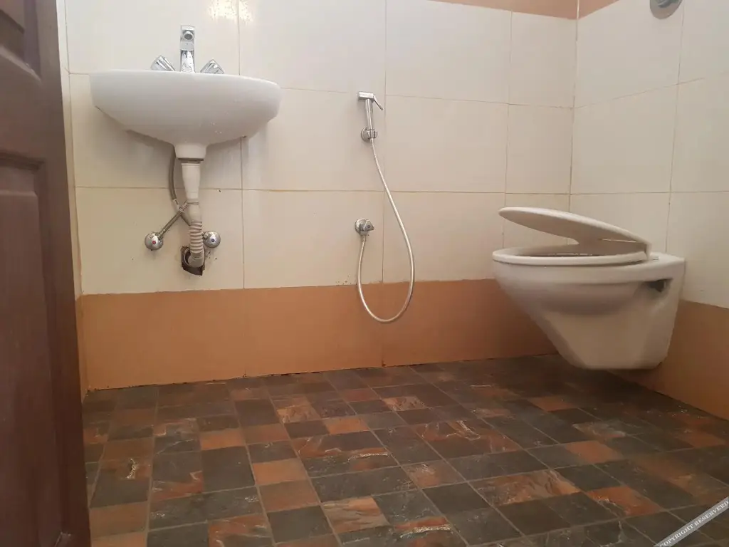 Ути: Hotel Zion International