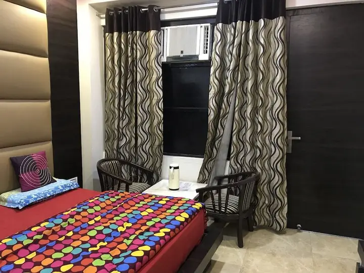 Гуруграм: Oyo 27864 Hotel Samrat
