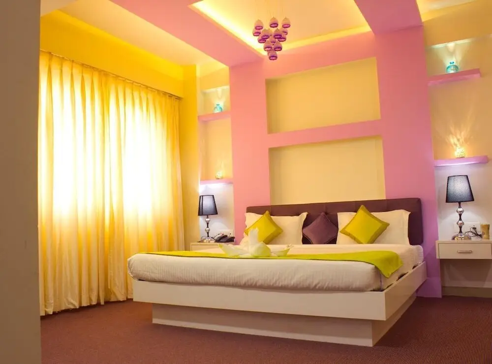 Пуна: Hotel Stay In