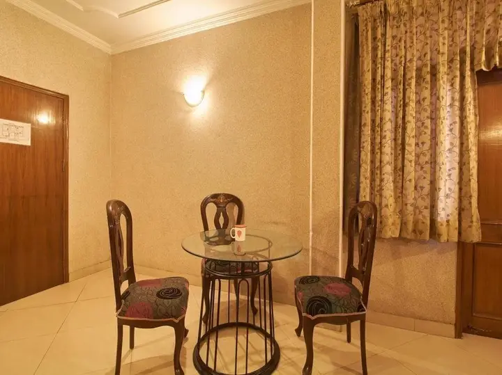 Гуруграм: OYO 8535 Hotel Mayarch