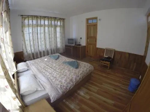 Лех: Barath Hotel & Guest House