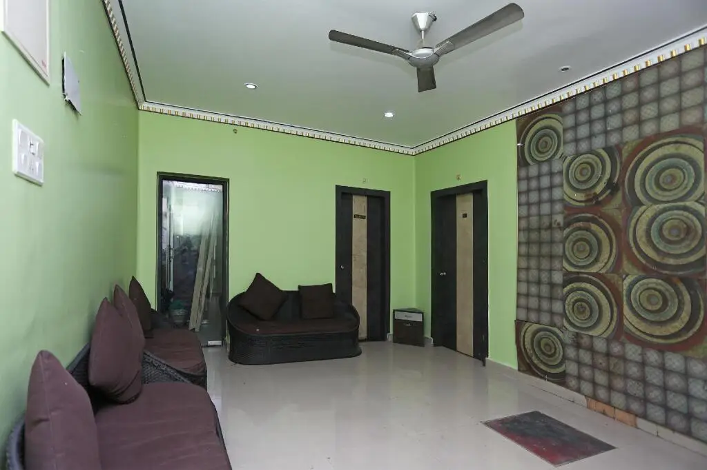 Колката: OYO 3276 Hotel Rockstar Suites