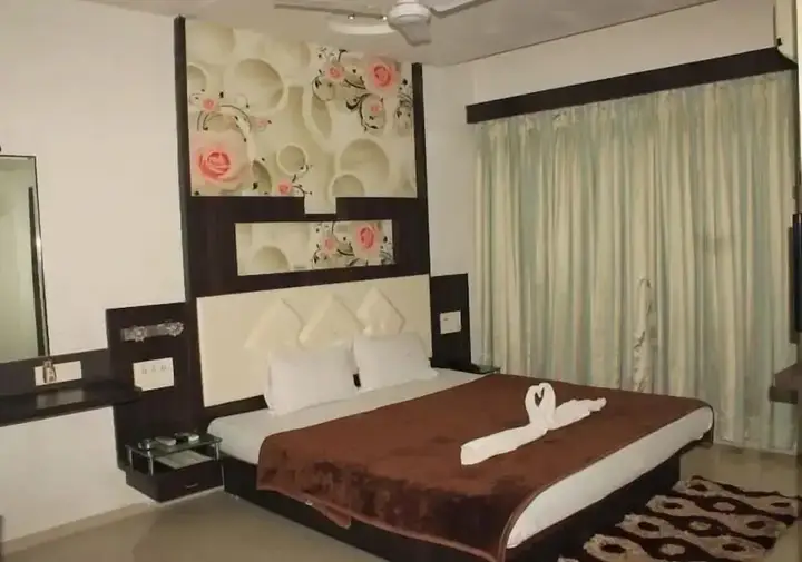 Дахану: Hotel Saffron
