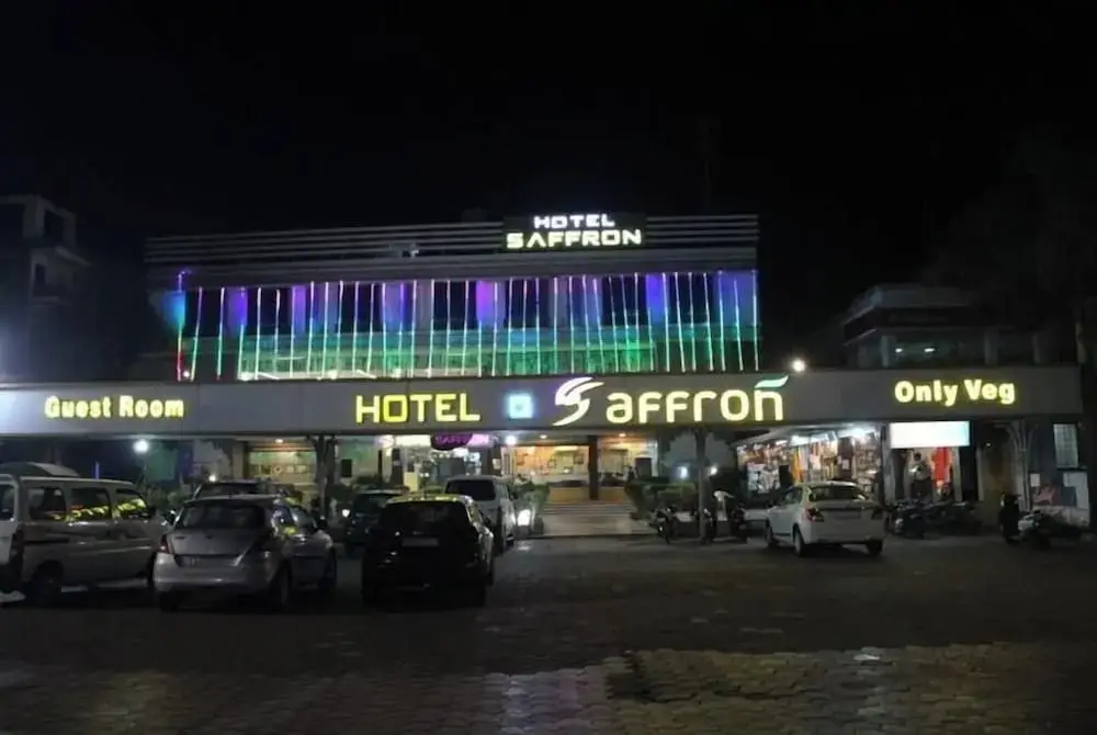 Дахану: Hotel Saffron