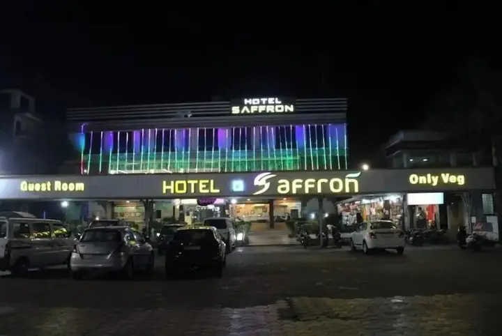 Дахану: Hotel Saffron
