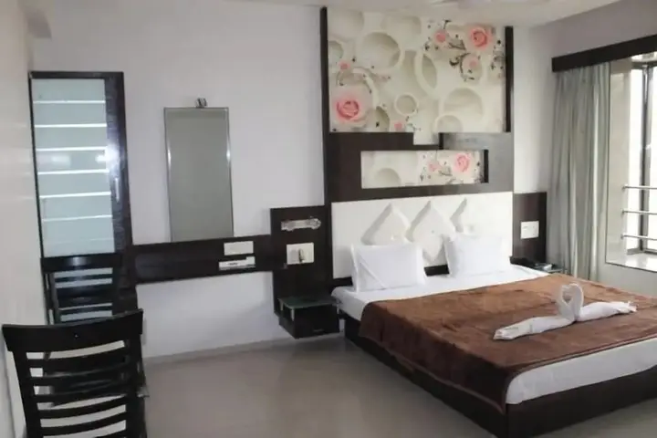 Дахану: Hotel Saffron