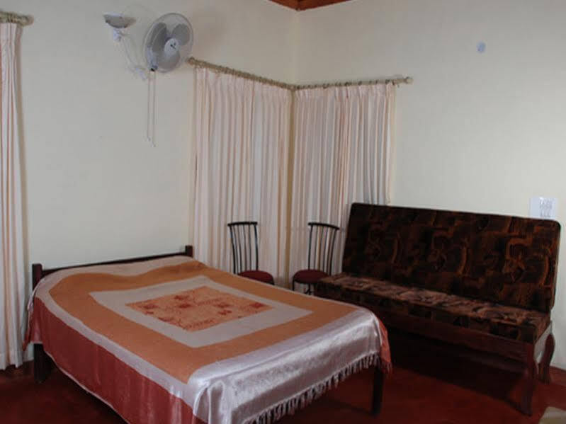 Кушалнагар: Silent Valley Cottages