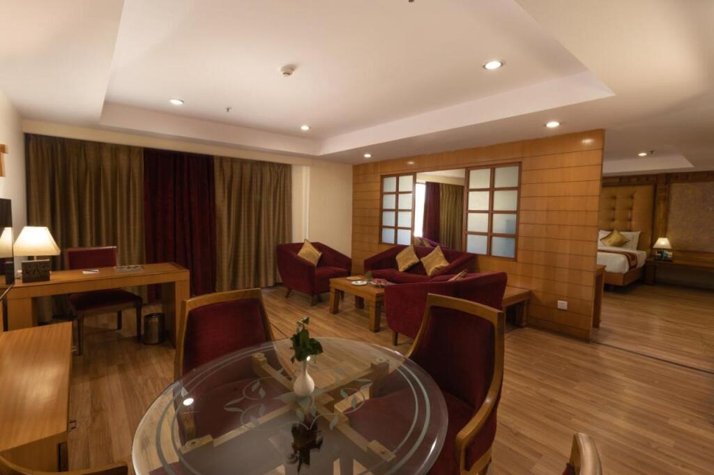 Прем-Нагар: The Competent Palace Hotel