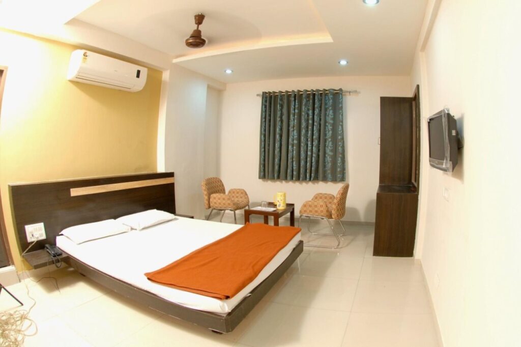 Вадодара: Hotel Rahi