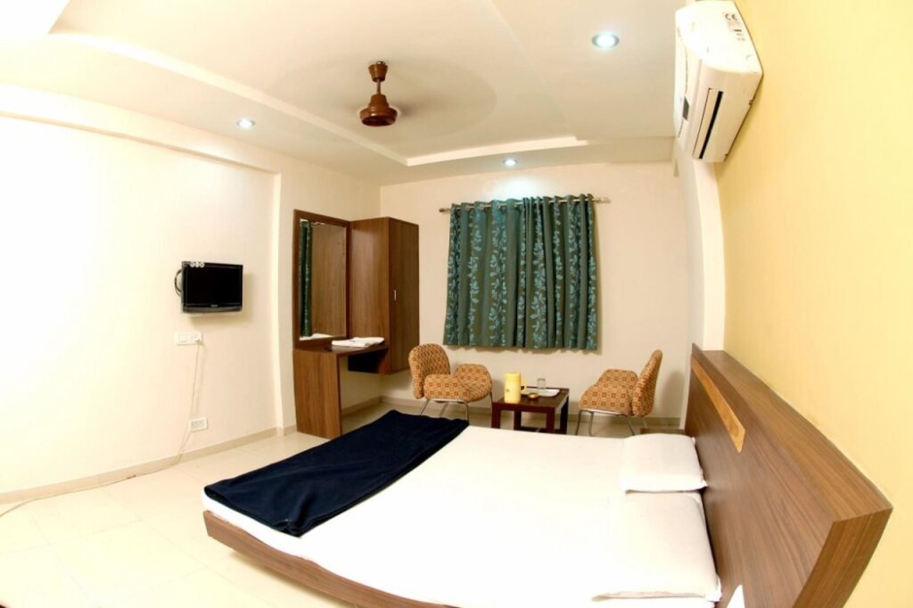 Вадодара: Hotel Rahi