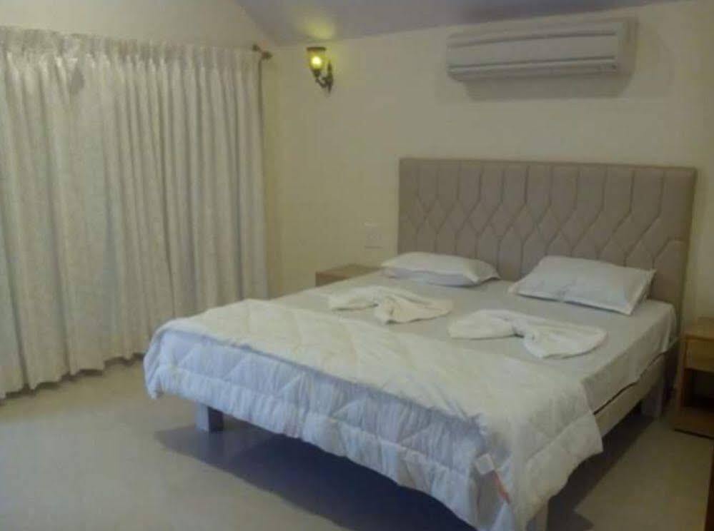 Морджим: Morjim Holiday Beach Resort