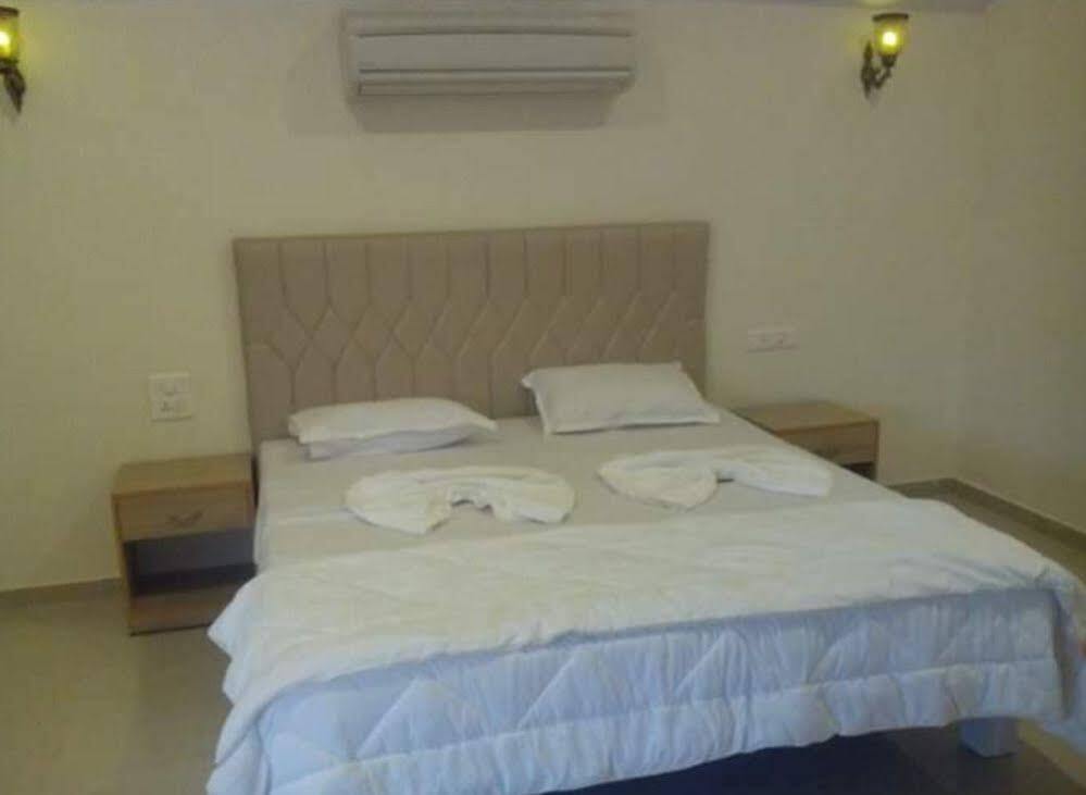 Морджим: Morjim Holiday Beach Resort
