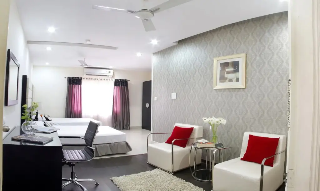 Хидерабад: At Home Suites