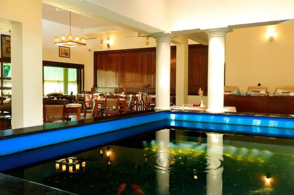 Чампакулам: Triveny River Palace