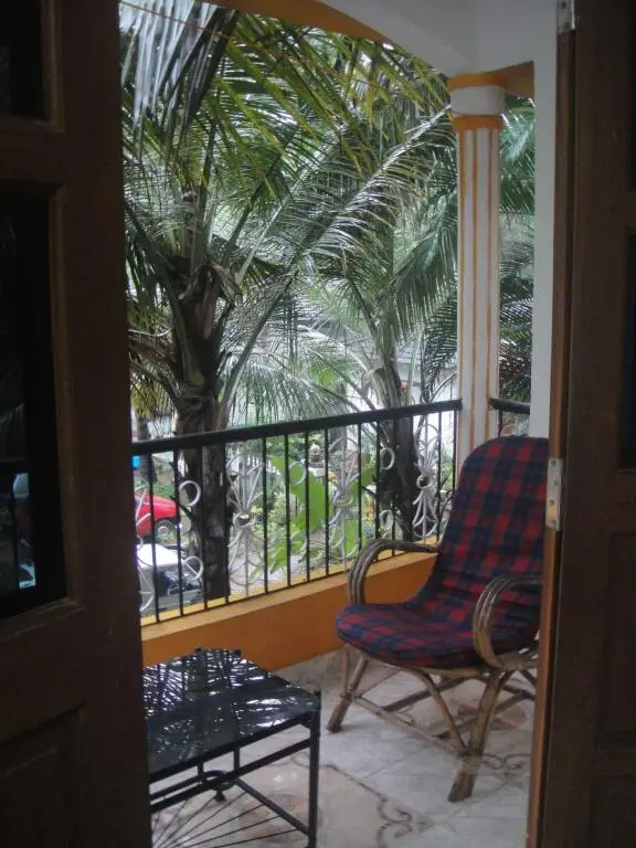 Анджуна: The Orange House