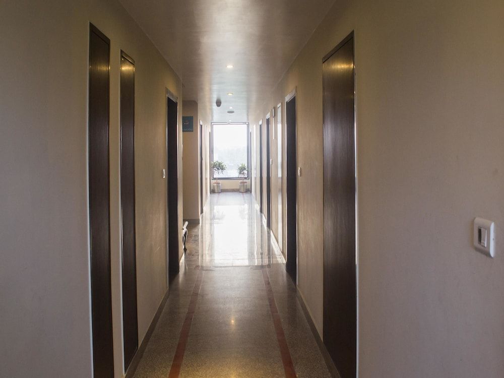 Варанаси: OYO 492 Hotel Janhvi International