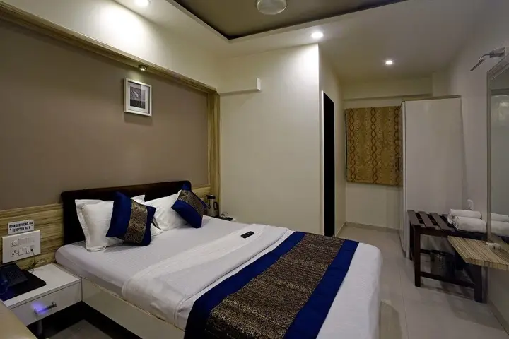Гандхинагар: Hotel Middle Town