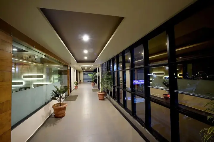 Гандхинагар: Hotel Middle Town