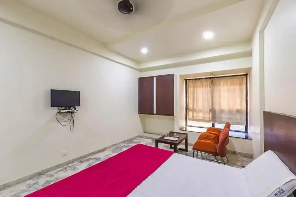 Вадодара: Hotel Rahi Inn