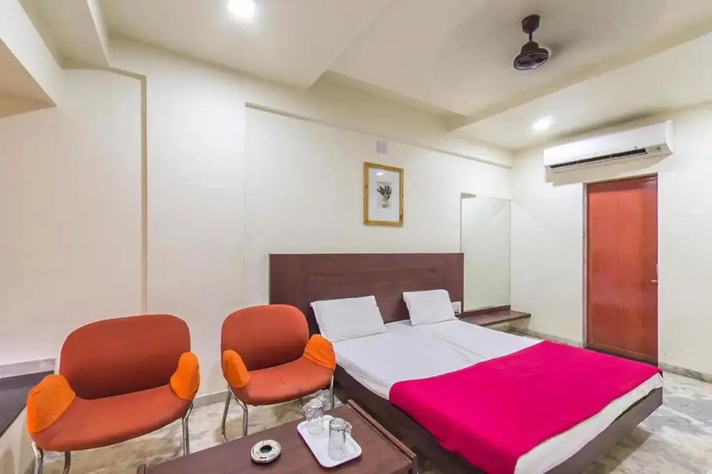 Вадодара: Hotel Rahi Inn