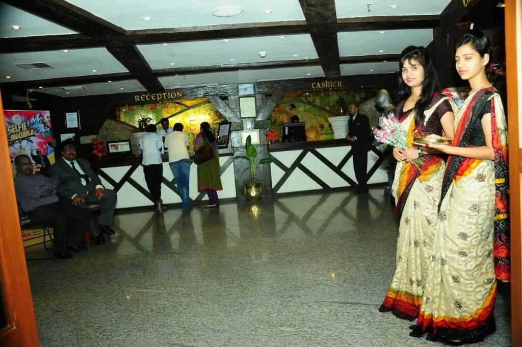 carousel image 4