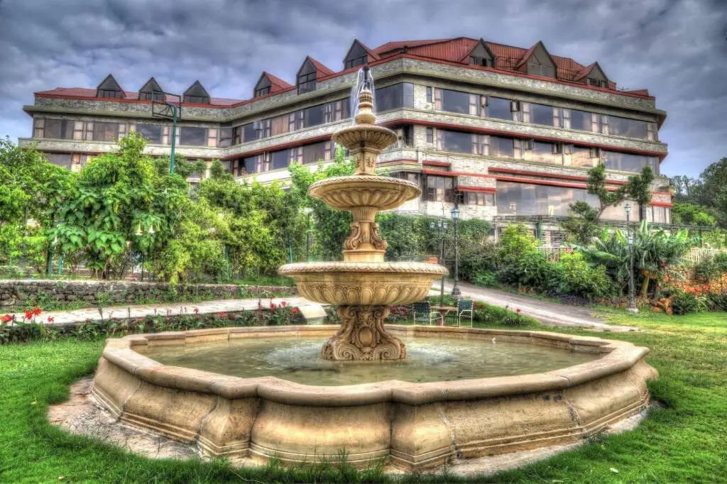 Олд-Махабалешвар: Ravine Hotel