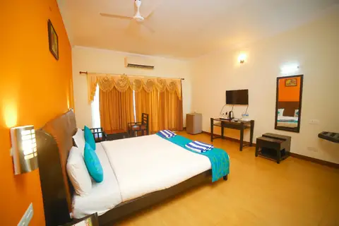 St James Court Beach Resort — фото 1