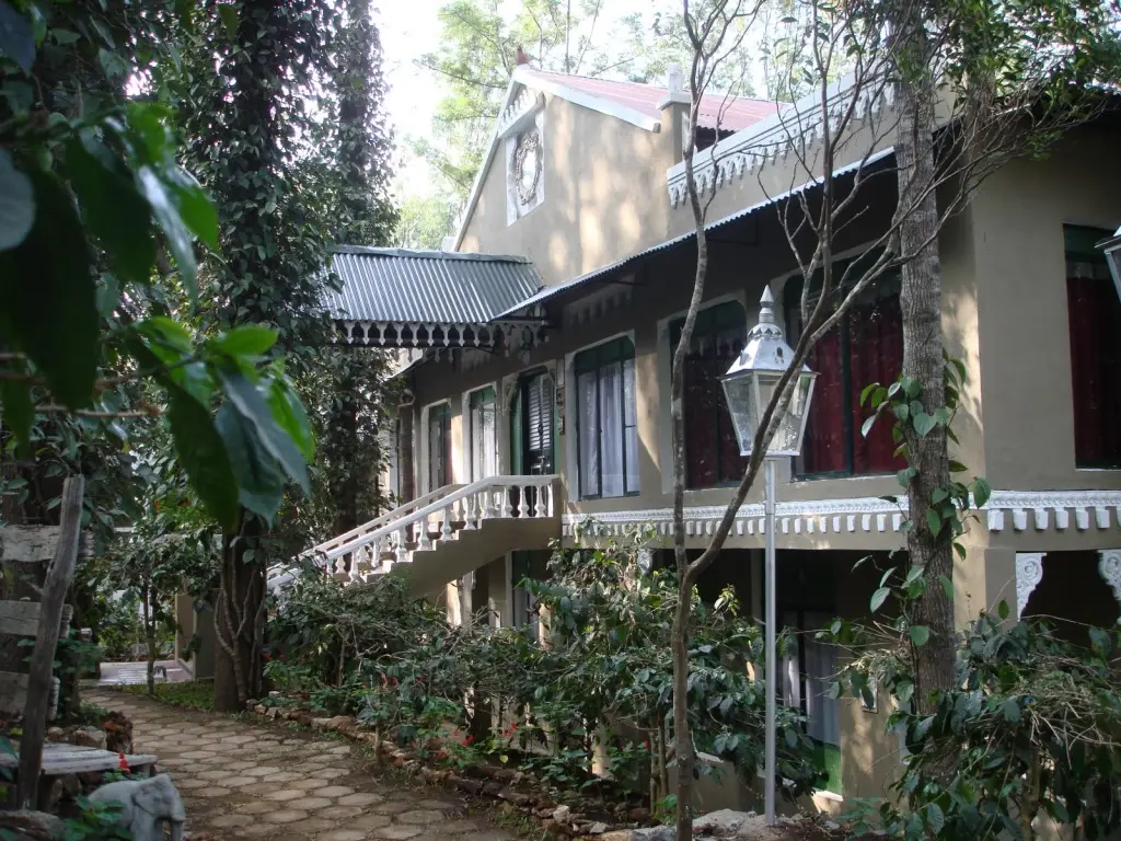 Салем: INDeco Lakeforest