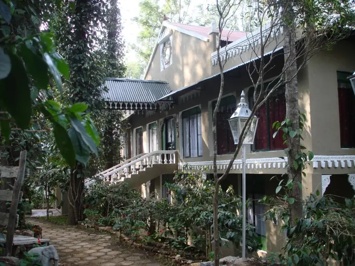Салем: INDeco Lakeforest