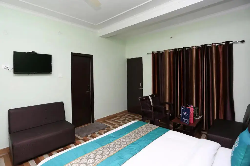 Наинитал: Goroomgo Sweet Sunset Resort Nainital