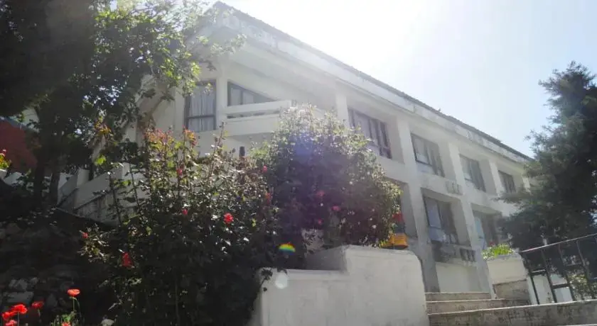Массури: Mussoorie - Pine Hill; A Sterling Holidays Resort