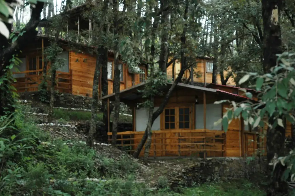 Куфри: Aamod Resort - Shoghi