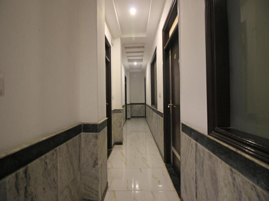 Нью-Дели: Hotel Baba Inn