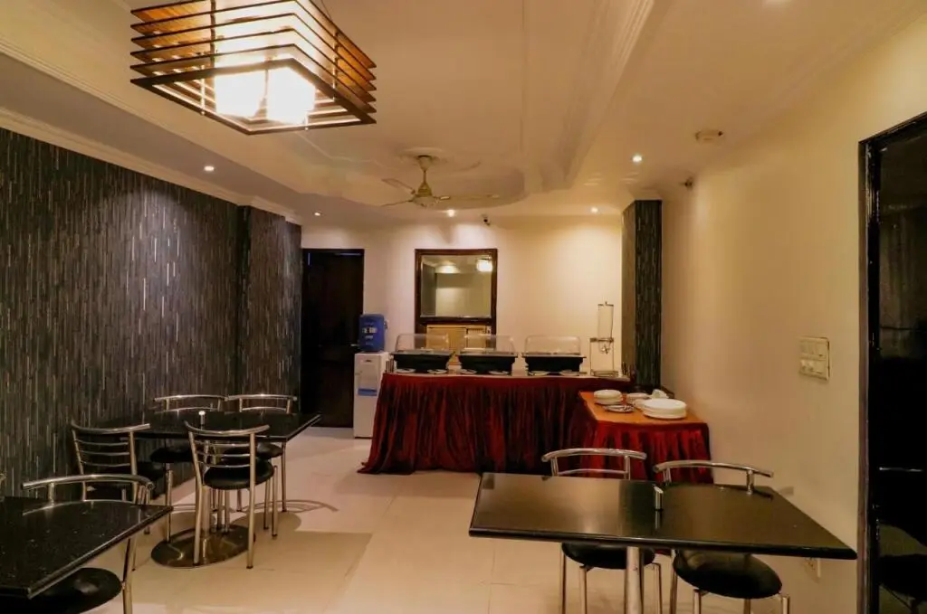 Нью-Дели: Hotel B Continental
