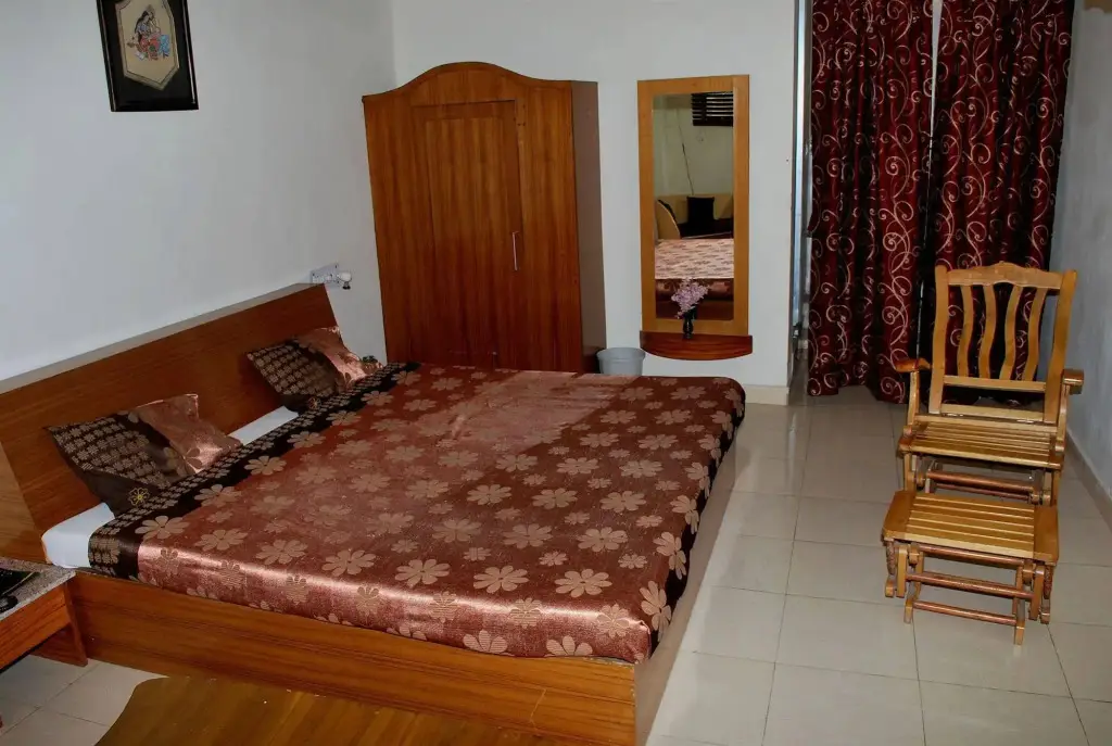 Наинитал: Fiesta Hotel