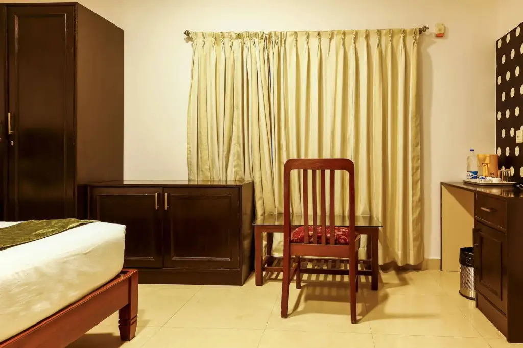 Бангалор: 9Marks Inn Indranagar