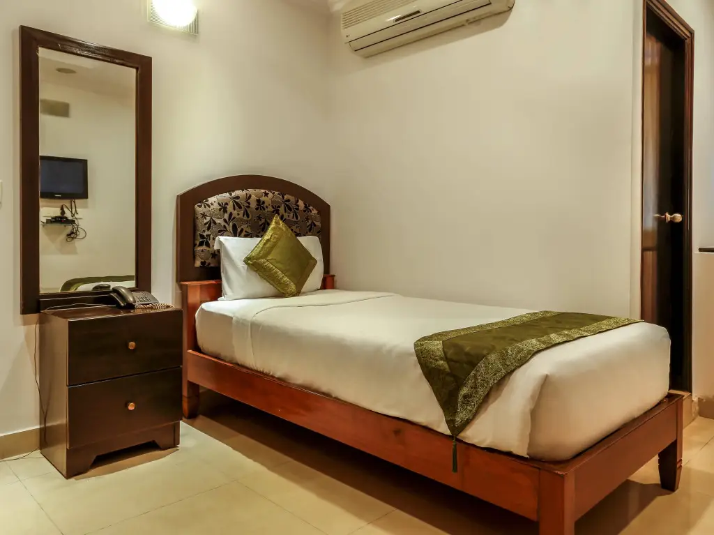 Бангалор: 9Marks Inn Indranagar