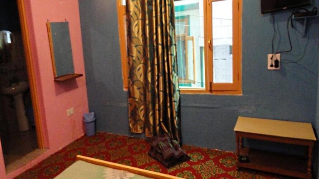 Шринагар: Panaash Guest House