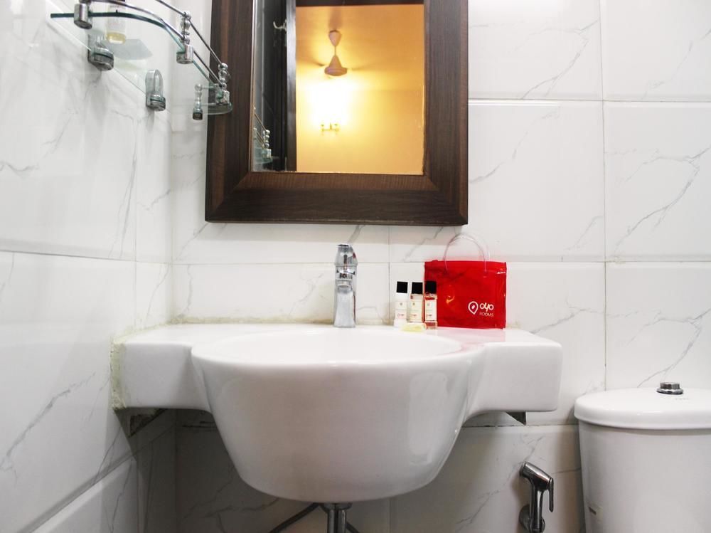 Нью-Дели: OYO 448 Hotel Pals Inn