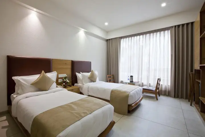 Ахмедабад: Hotel Rezaas